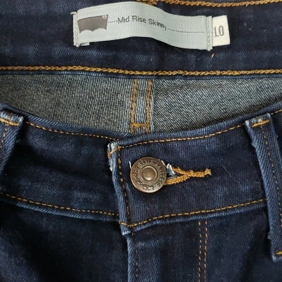 Levis Mid Rise Skinny Jeans - Picture 5 of 7